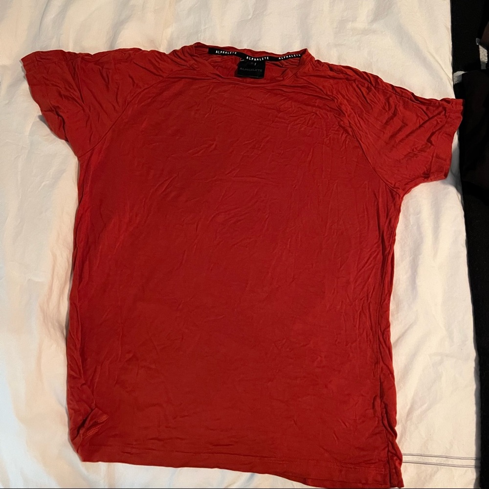 Alphalete t shirt